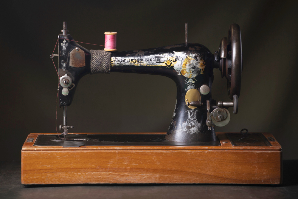 Manual Sewing Machine